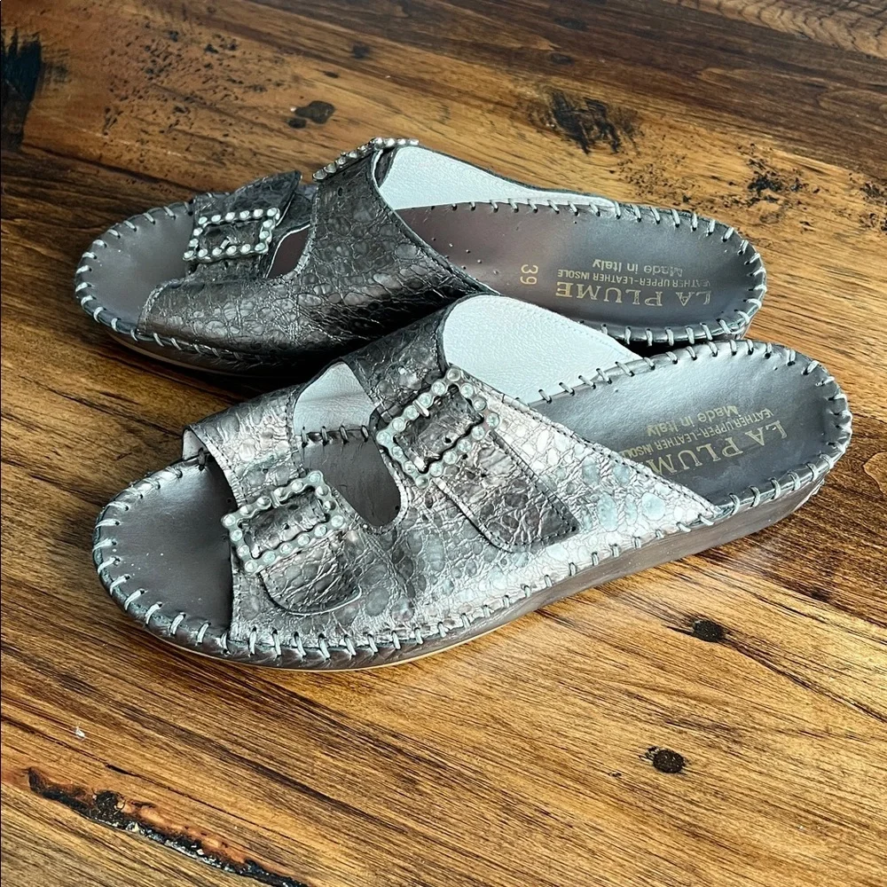 La Plume Jen Rhinestone Leather Slide 39 Silver Like New